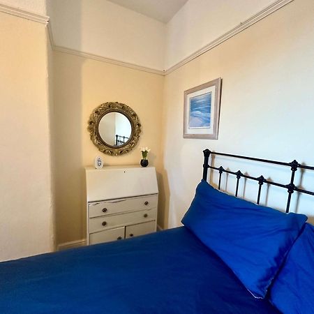 4 Bed Homely Retreat - Wolverhampton Exterior foto